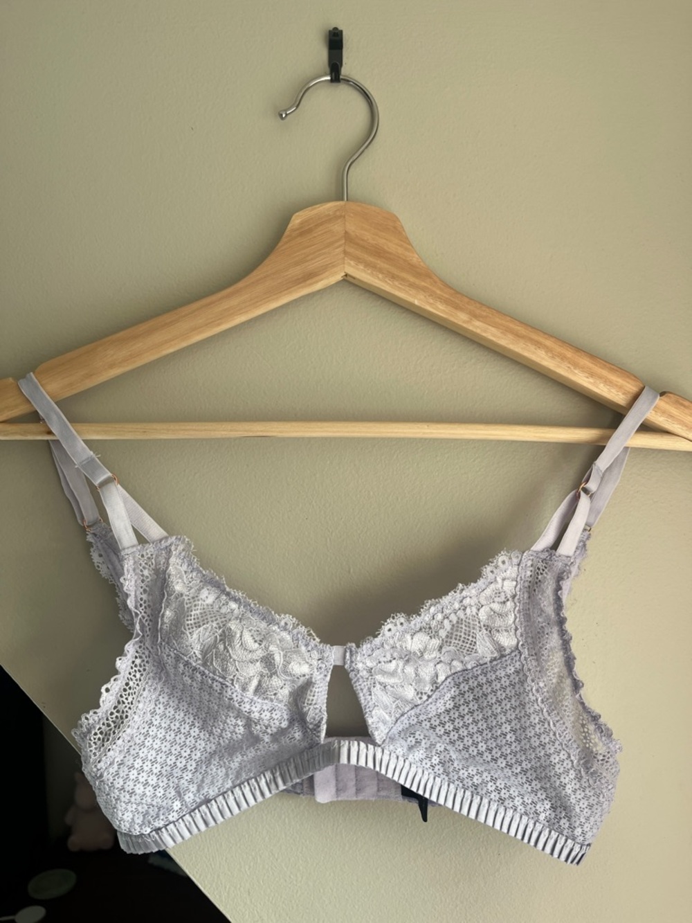 Pretty lilac lace bralette